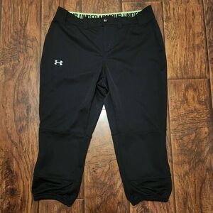 Under‎ Armour Black Football Pants with Tapered Design and Elastic Cuffs